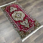 Picture of 2x4 Red and Green Small Size Big Impact Hand-Knotted Rug - 1'10"x3'8"