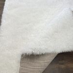 Durable and Plush White Shag Rug that Resists Flattening Over Time