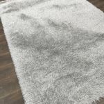 Plush and Resilient Platinum Gray Rug with High-Density Knot Construction